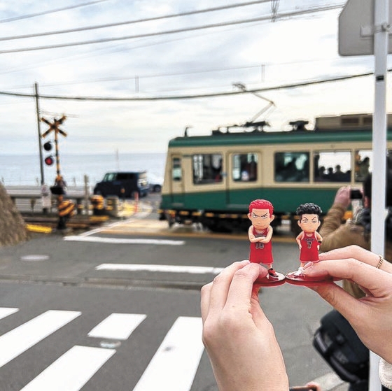 スラムダンク鉄道進入禁止も無視して「認証ショット」…日本、「迷惑