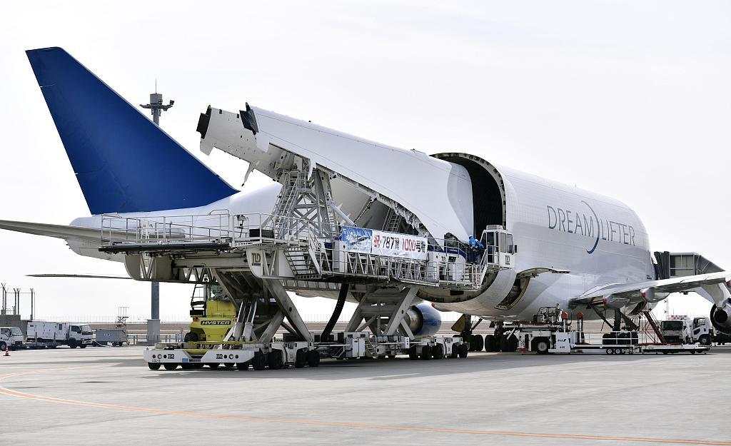 値引：ボーイング747 ドリームリフター(1/200) Boeing747Dreamlifter