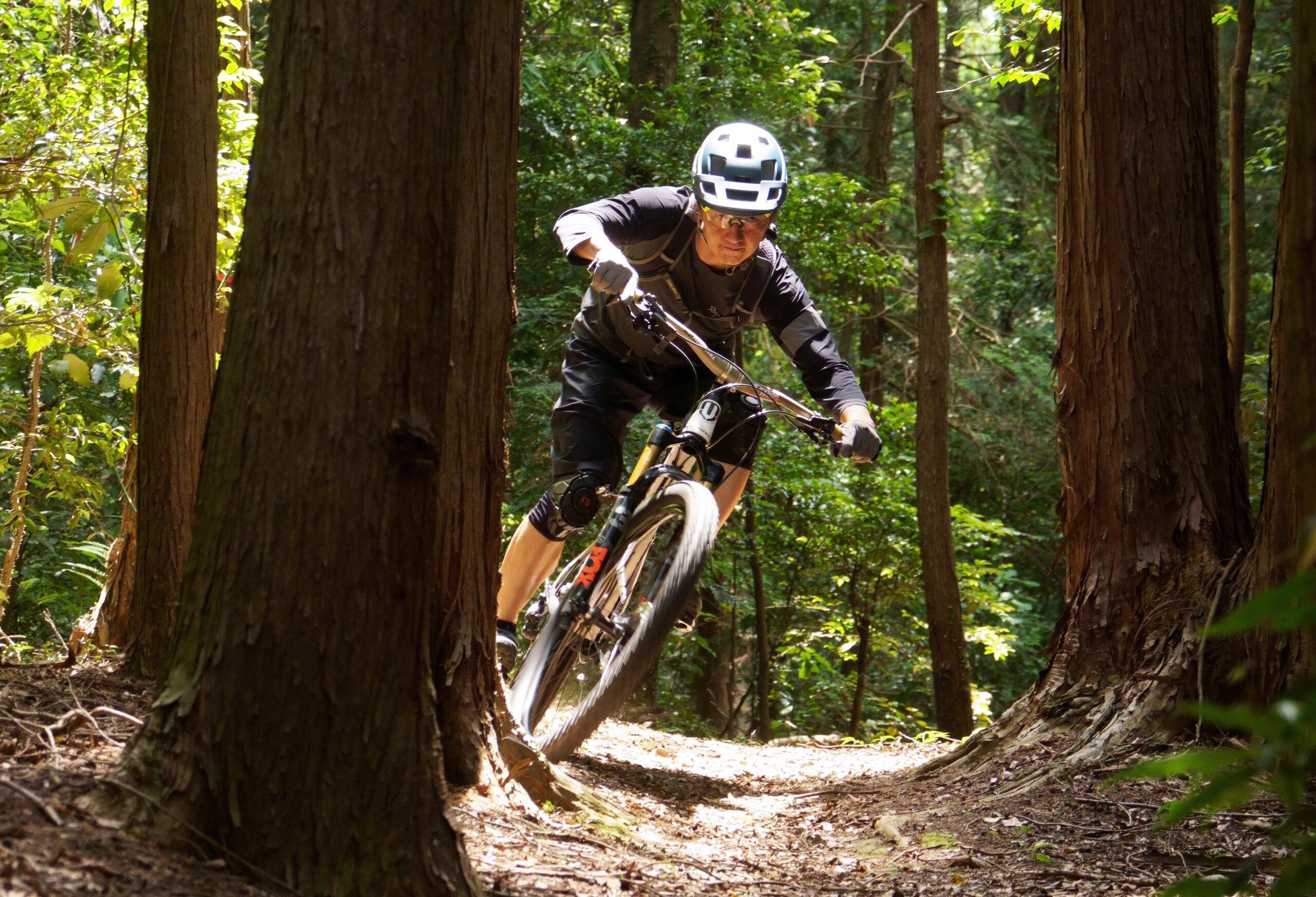 ラファのMTB用ウエアを 編集部スタッフがトレイルライドで着てみたところ……