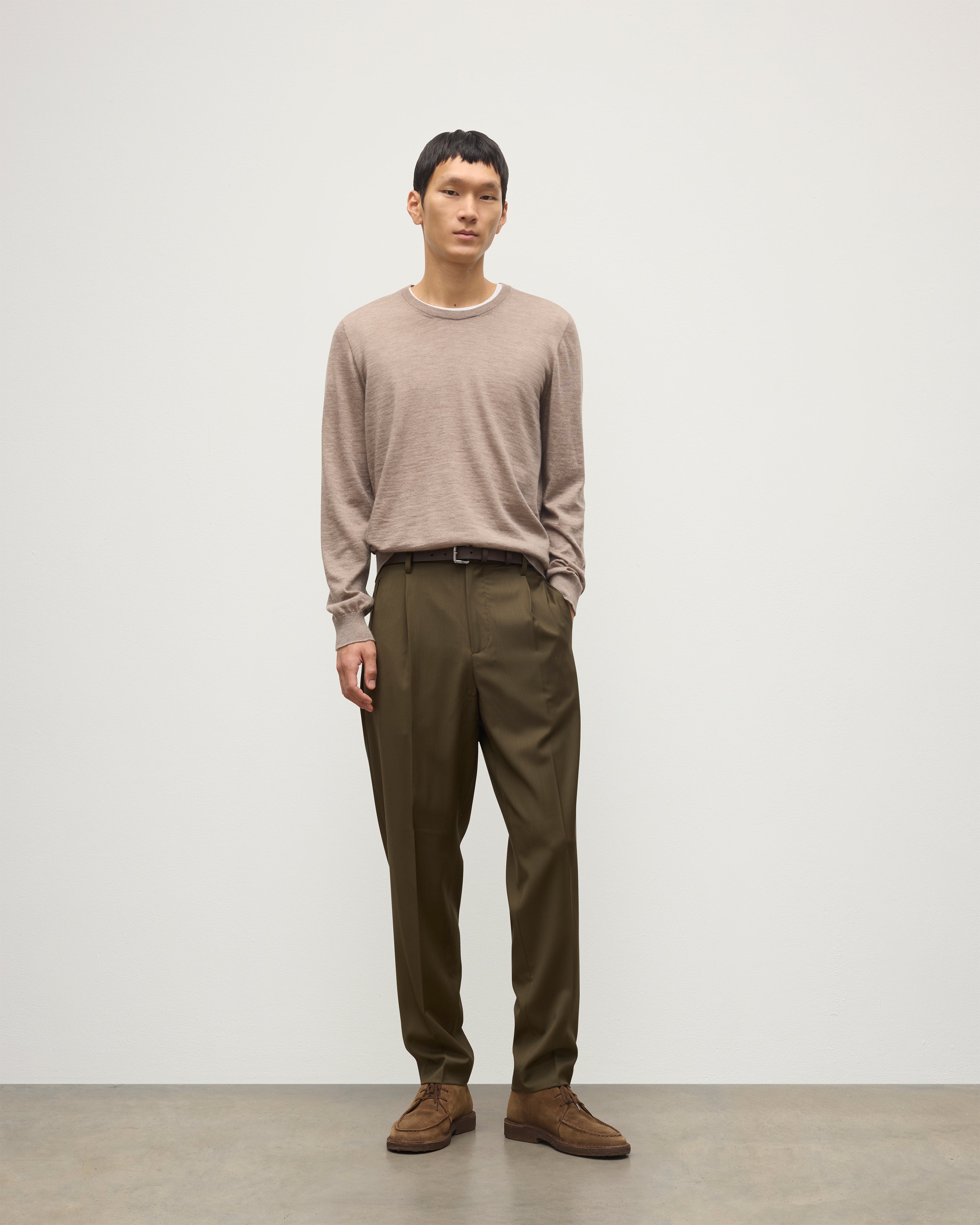 メンズ・カシミヤの必需品｜Johnstons of Elgin