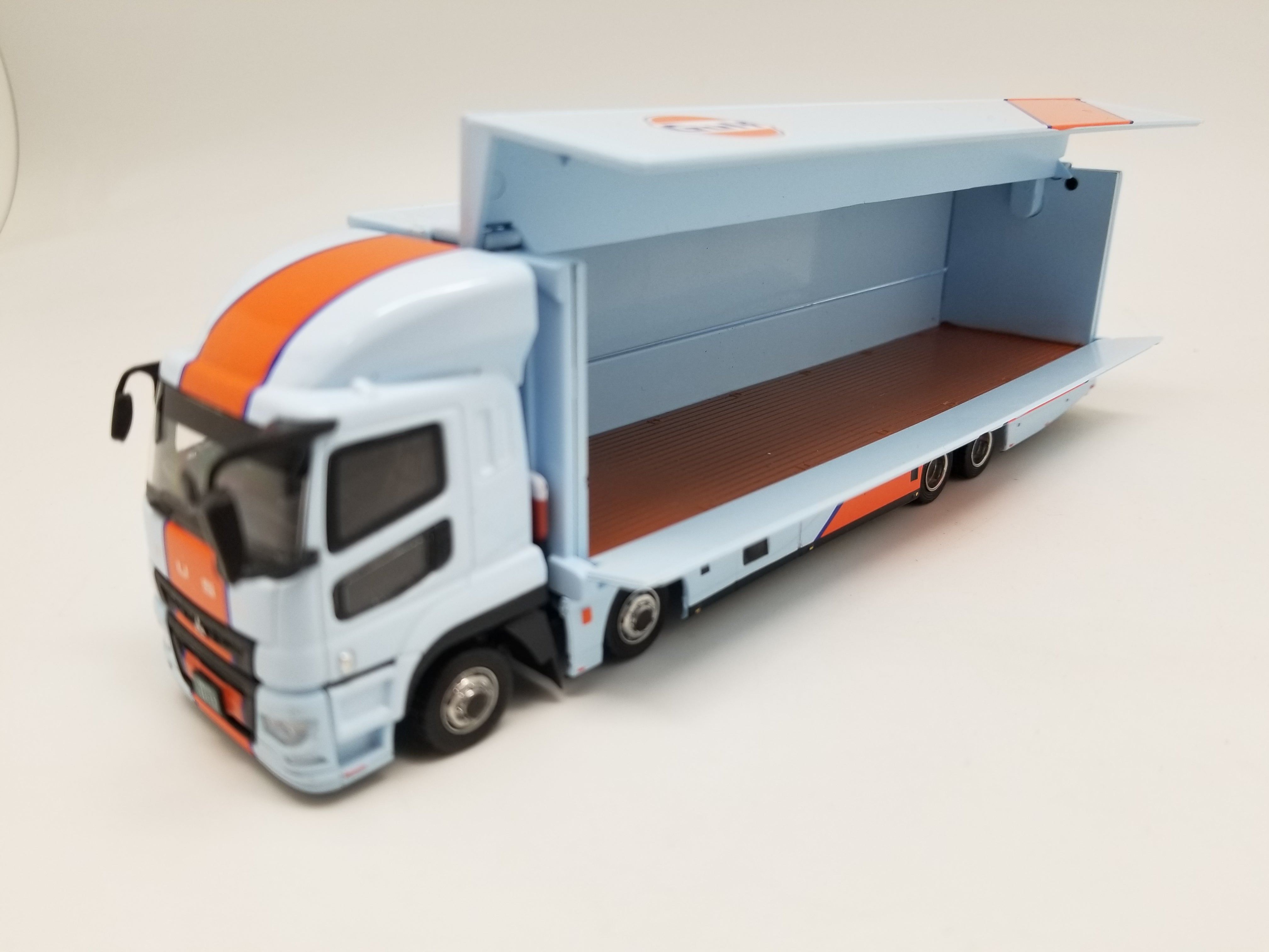Tarmac Works - Mitsubishi Fuso Super Great - Gulf Racing 1:64