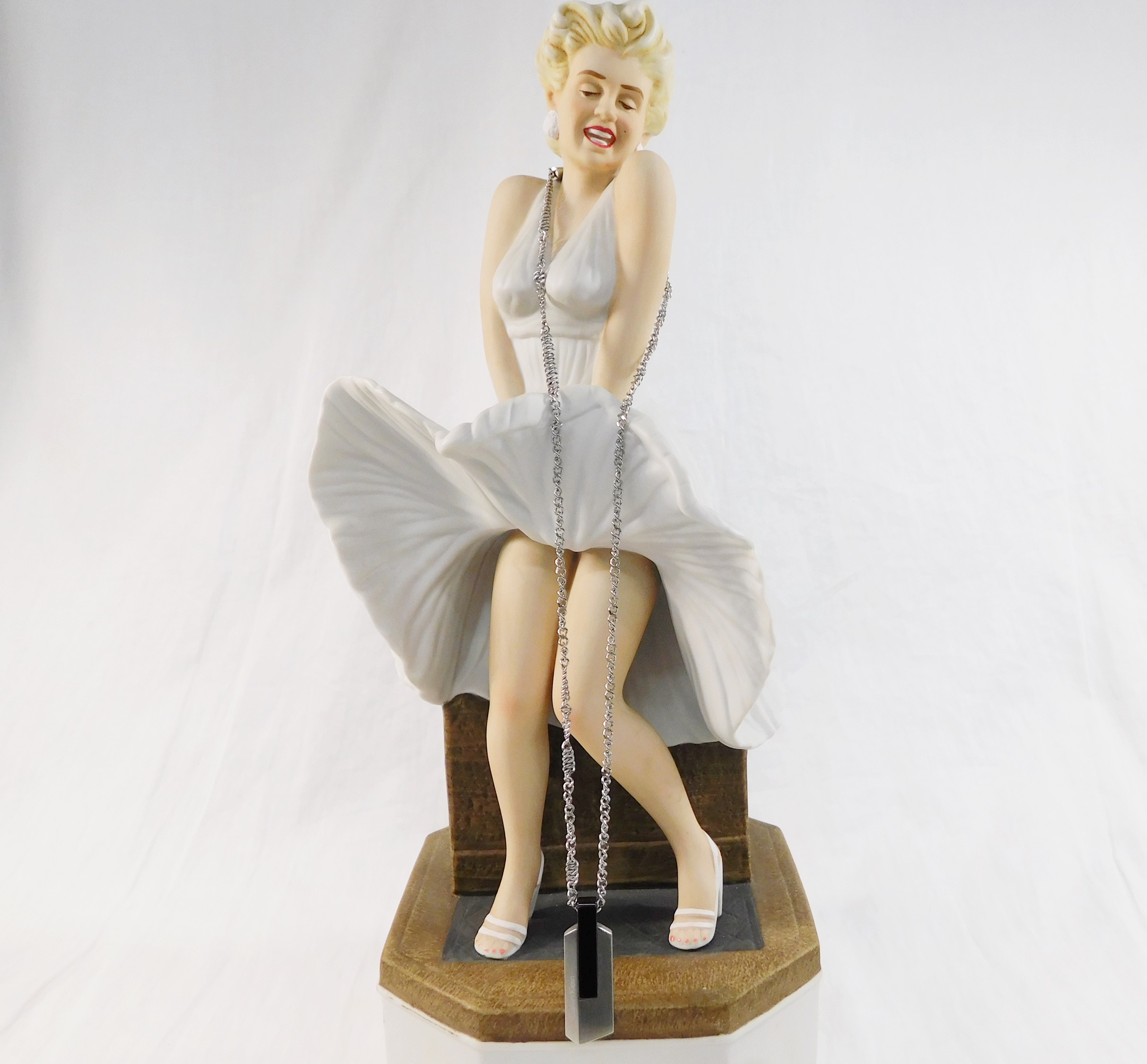 マリリンモンロー7年目の浮気の巻 | お知らせ | 質屋かんてい局 飛田店