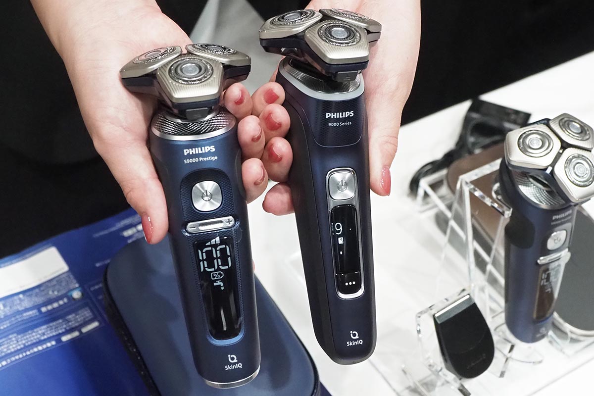 フィリップス最高峰シェーバー 宇宙空間のような深いブルー - 家電 Watch