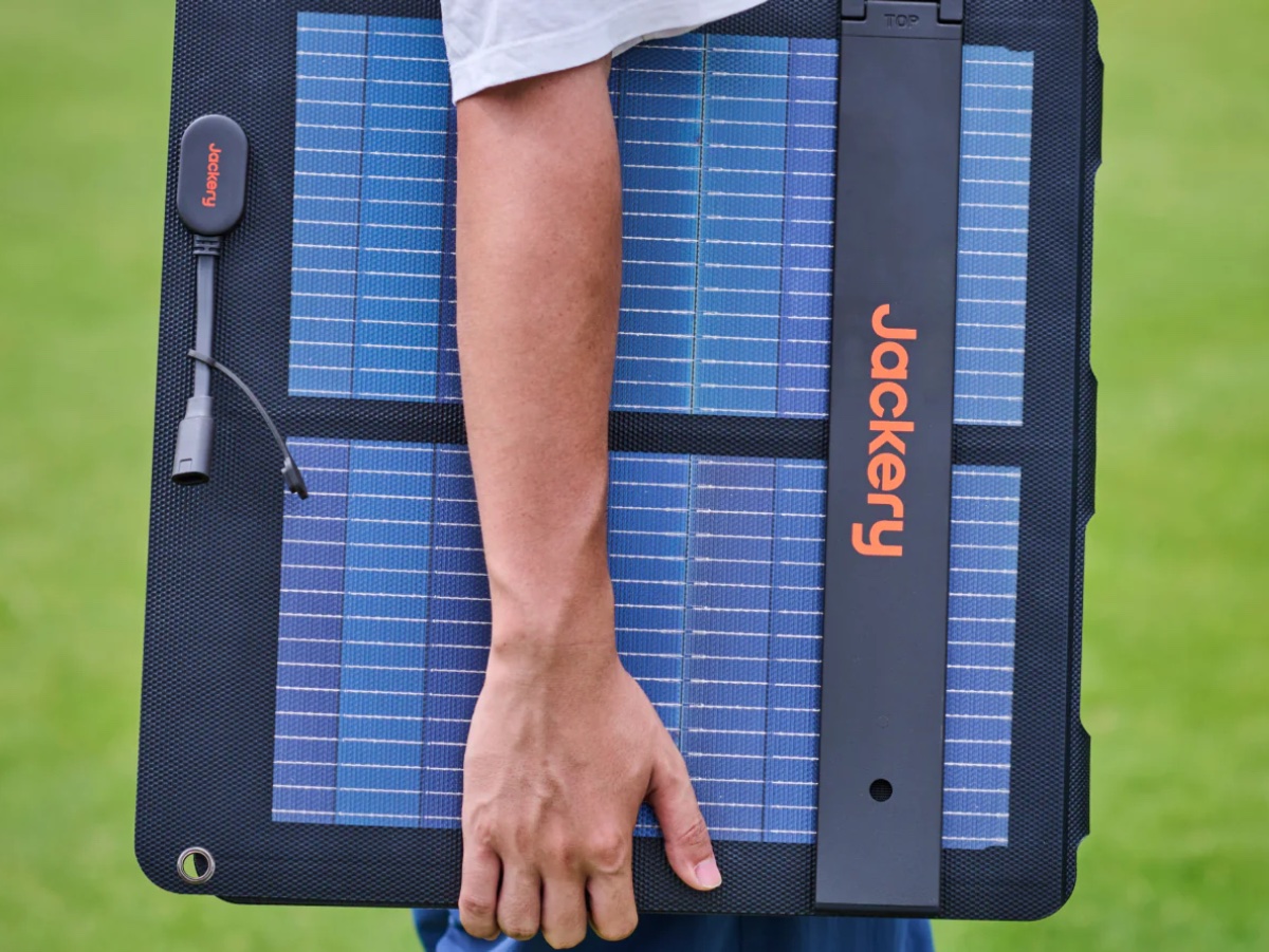 Jackery、世界最軽量クラスの四つ折りソーラーパネル - 家電 Watch