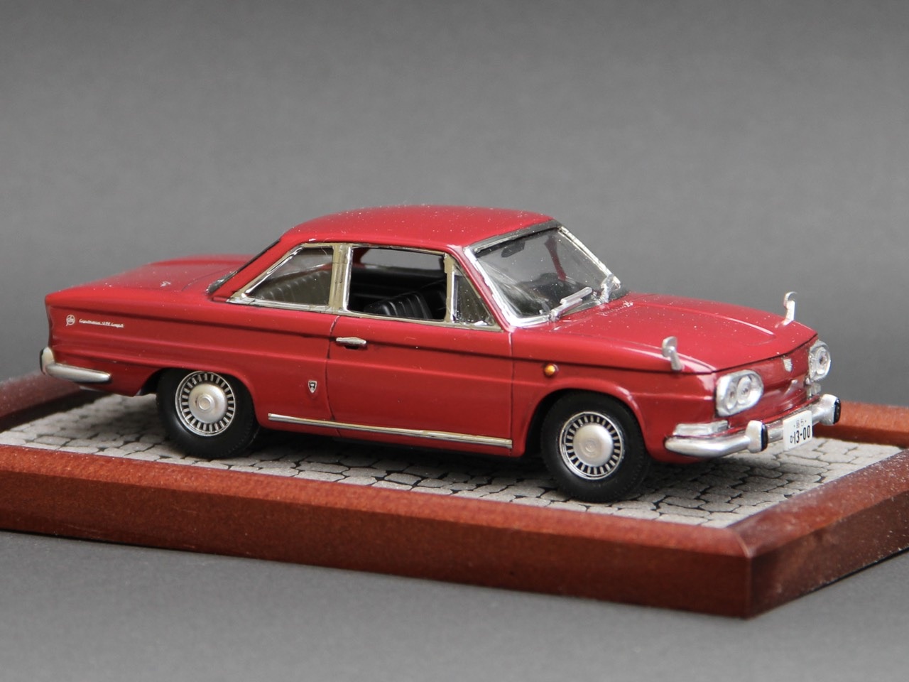 日野コンテッサ1300 – 模型製作 かえる工房