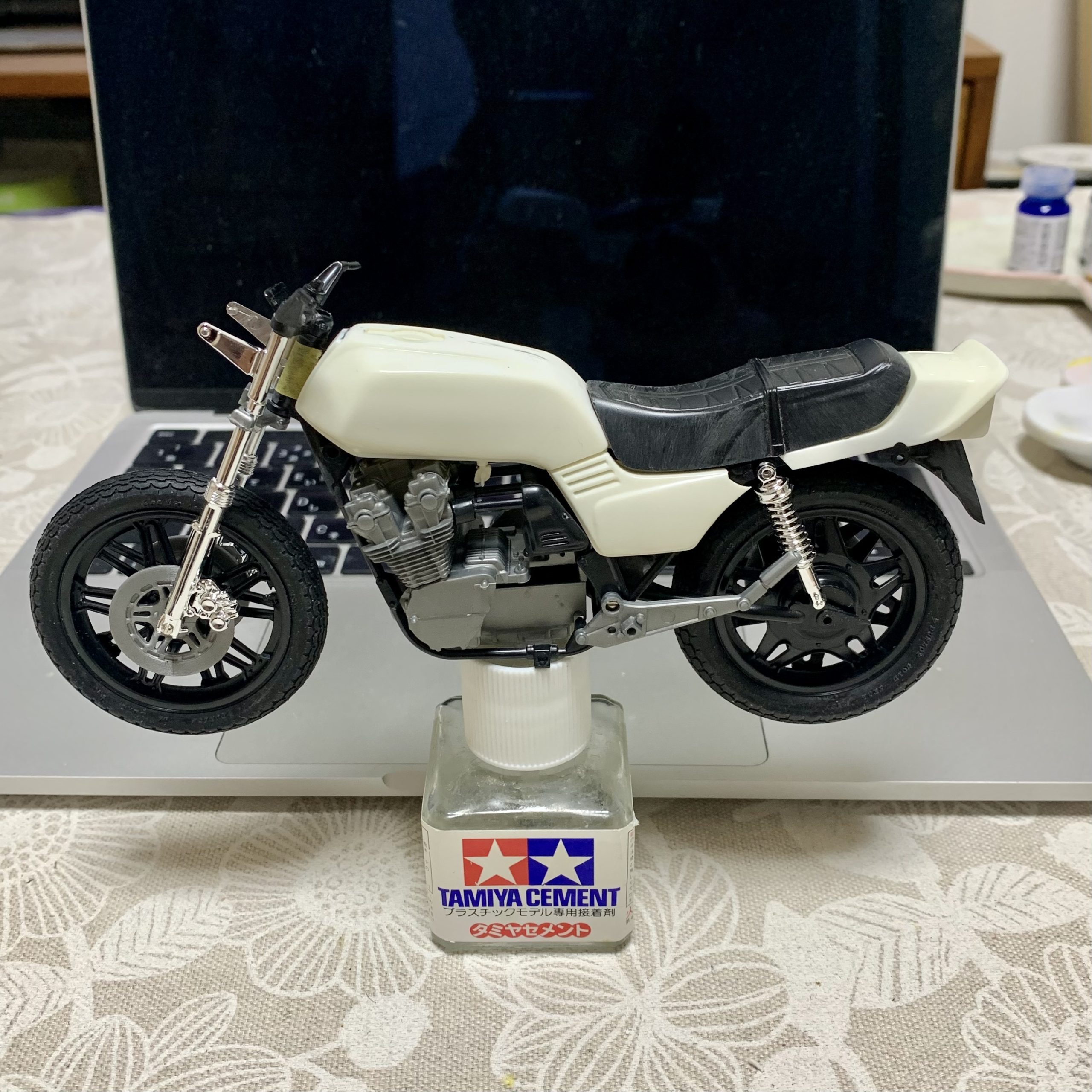 タミヤ 1/12 ホンダCB750F – 模型製作 かえる工房