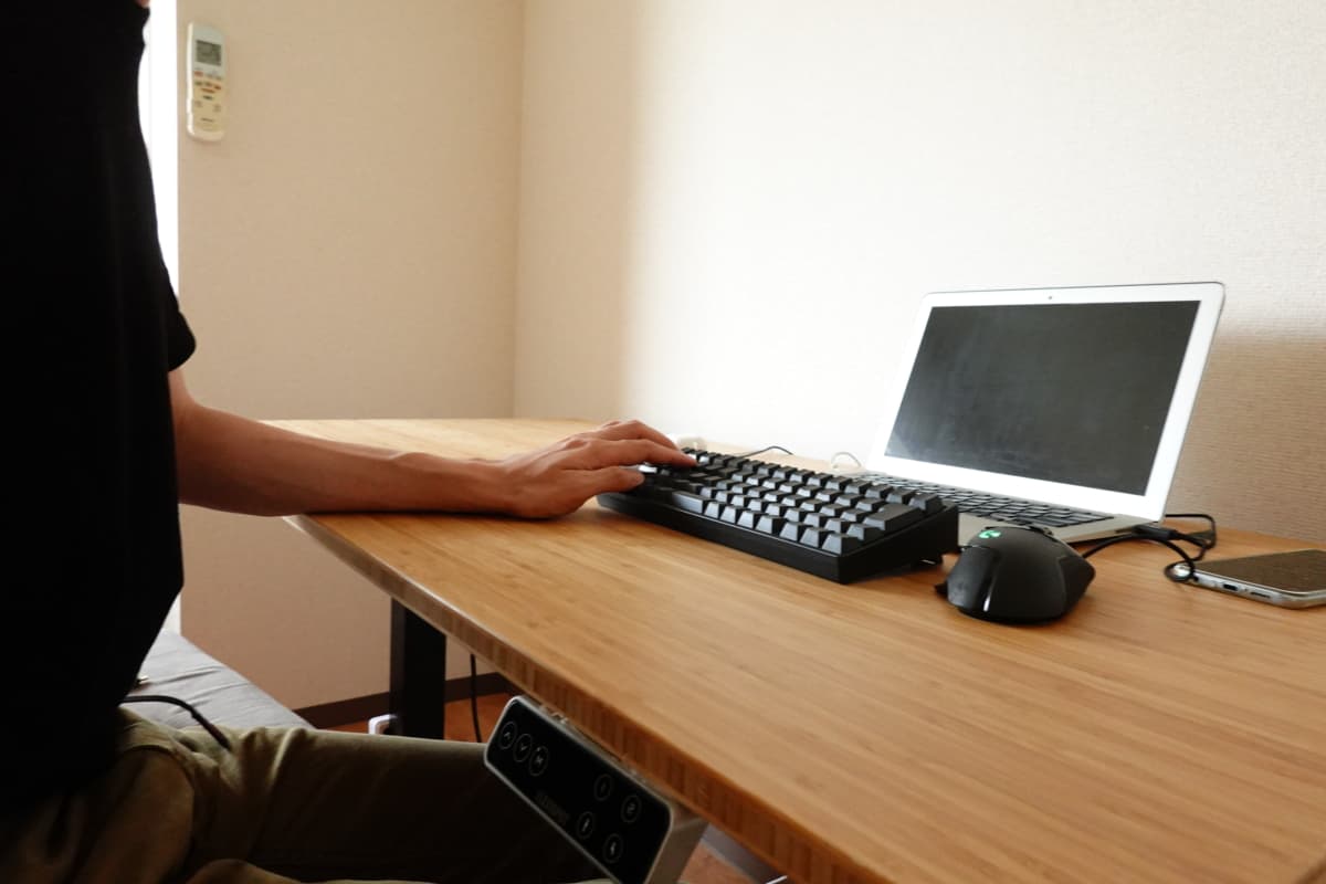 FLEXISPOT EJ2 レビュー｜電動昇降スタンディングデスクの大定番