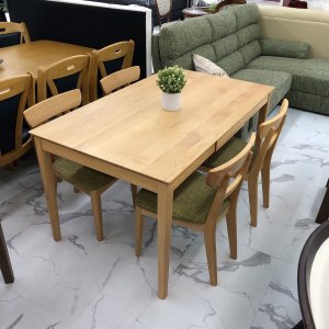 ニトリ ミドルブラウンダイニングテーブルセットを買い取りました
