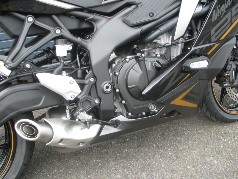 新車 カワサキ Ninja ZX－25R SE グレー／ブラック | 川口輪業