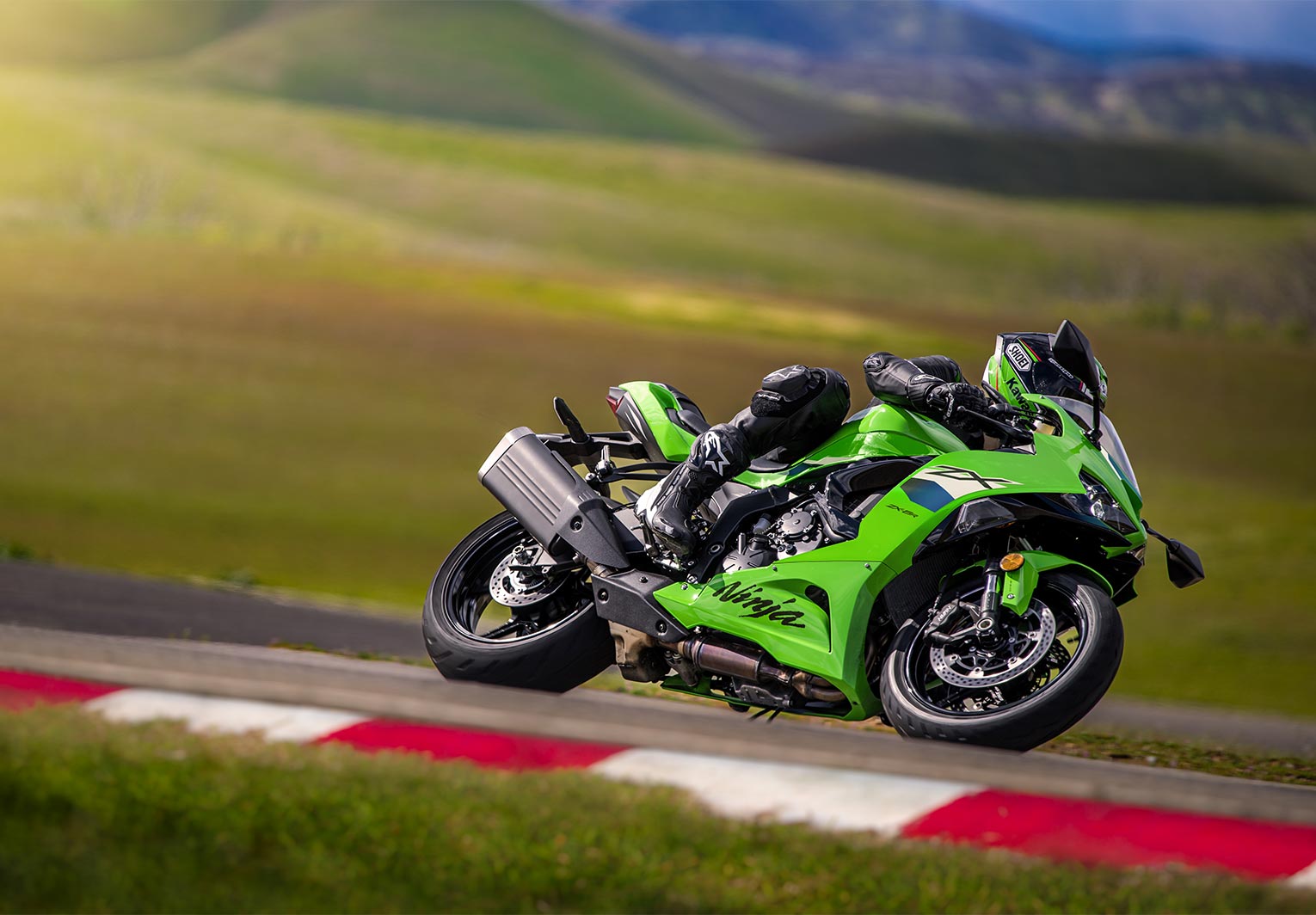 Kawasaki Ninja® ZX™-6R | Motorcycle | Sporty & Versatile