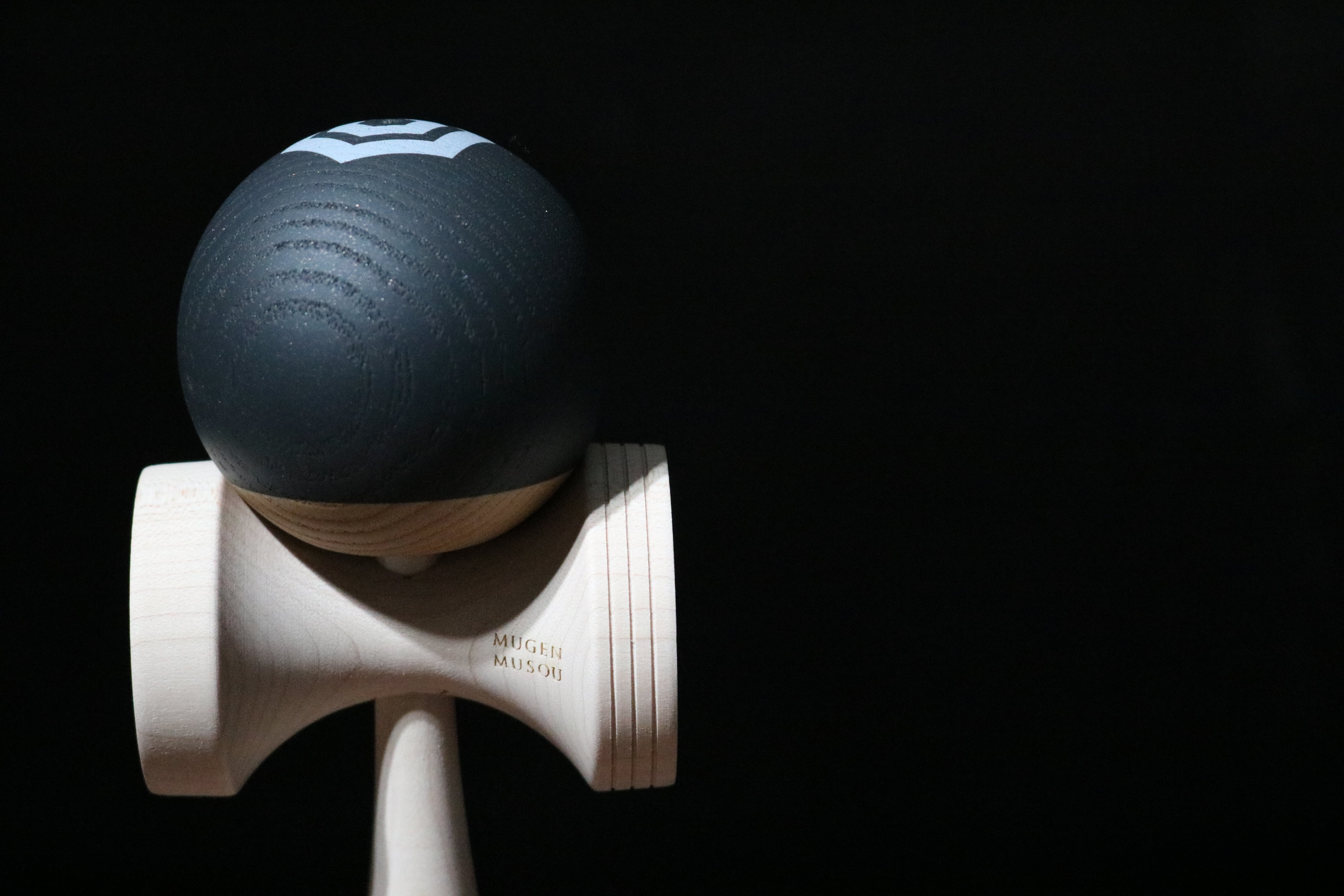 玉83けん83の奇跡けん玉MUGEN MUSOULEADチャコールグレー 玉83けん83の奇跡