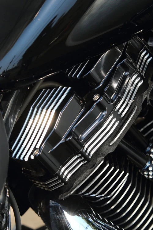 Vanquish Rocker Covers, Black Machine, Milwaukee-Eight – Ken's