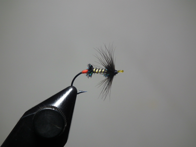 謎とされたテンカラ毛鉤 – TENKARA KEBARITYING KEBARI & FLY FLYTYING