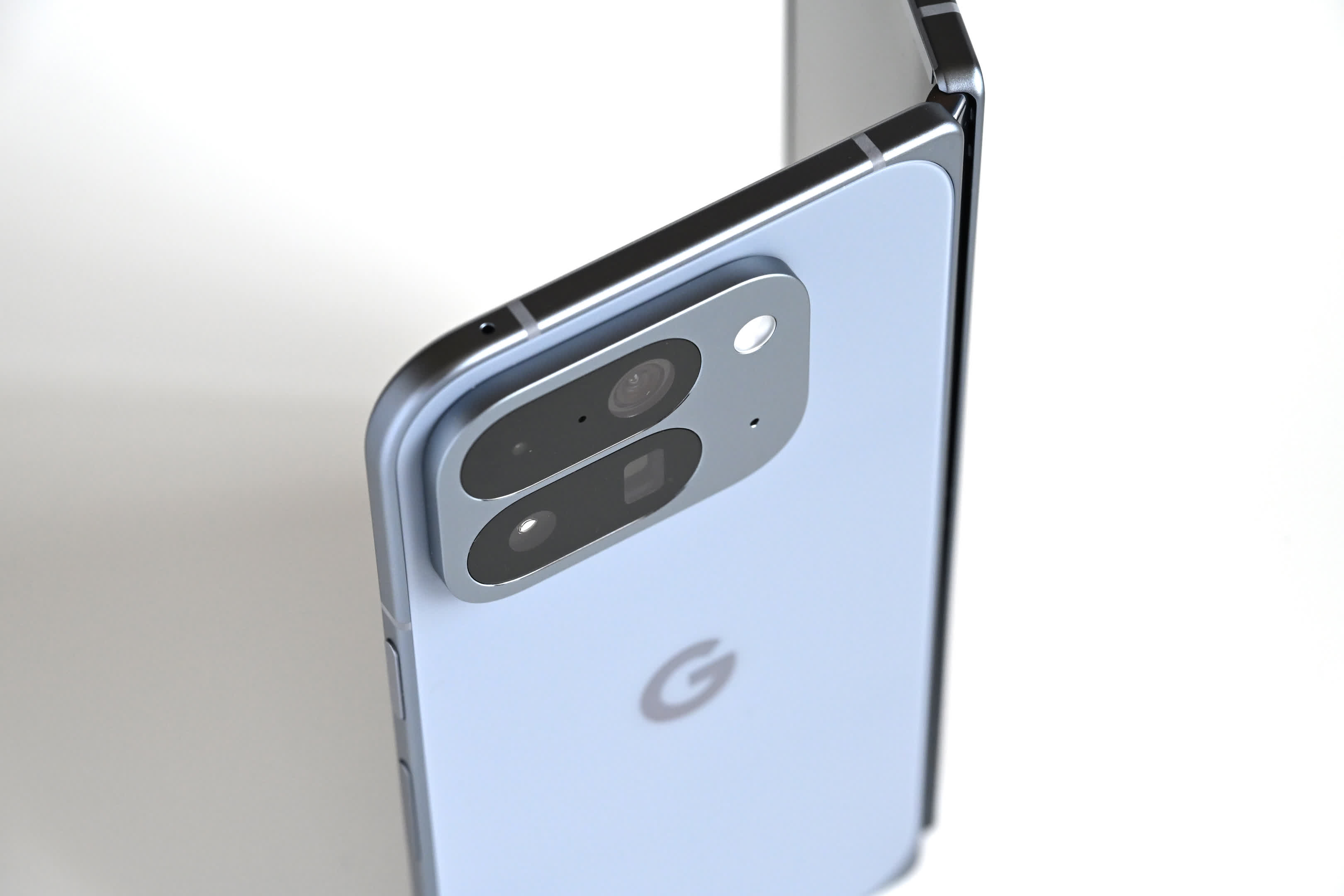 AIもカメラも進化、「Pixel 10 Pro Fold」で感じた折りたたみスマホ