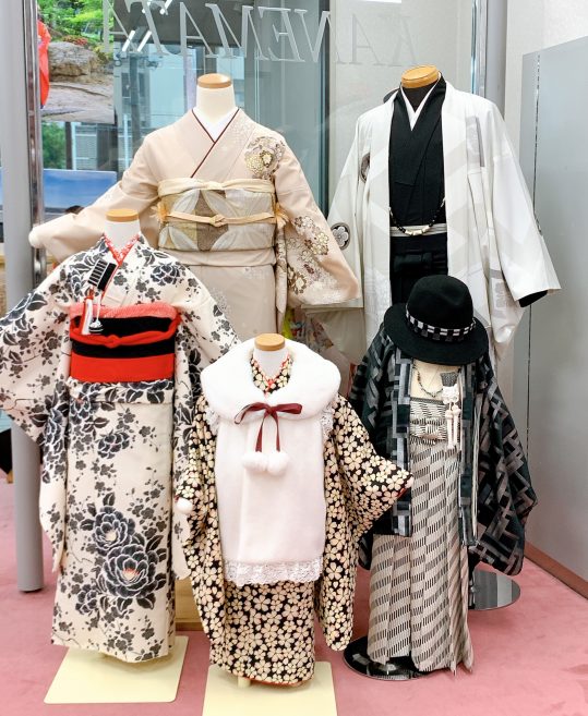七五三 7歳 女の子用 四つ身[シック・シンプル・モノクロ]白に黒の牡丹