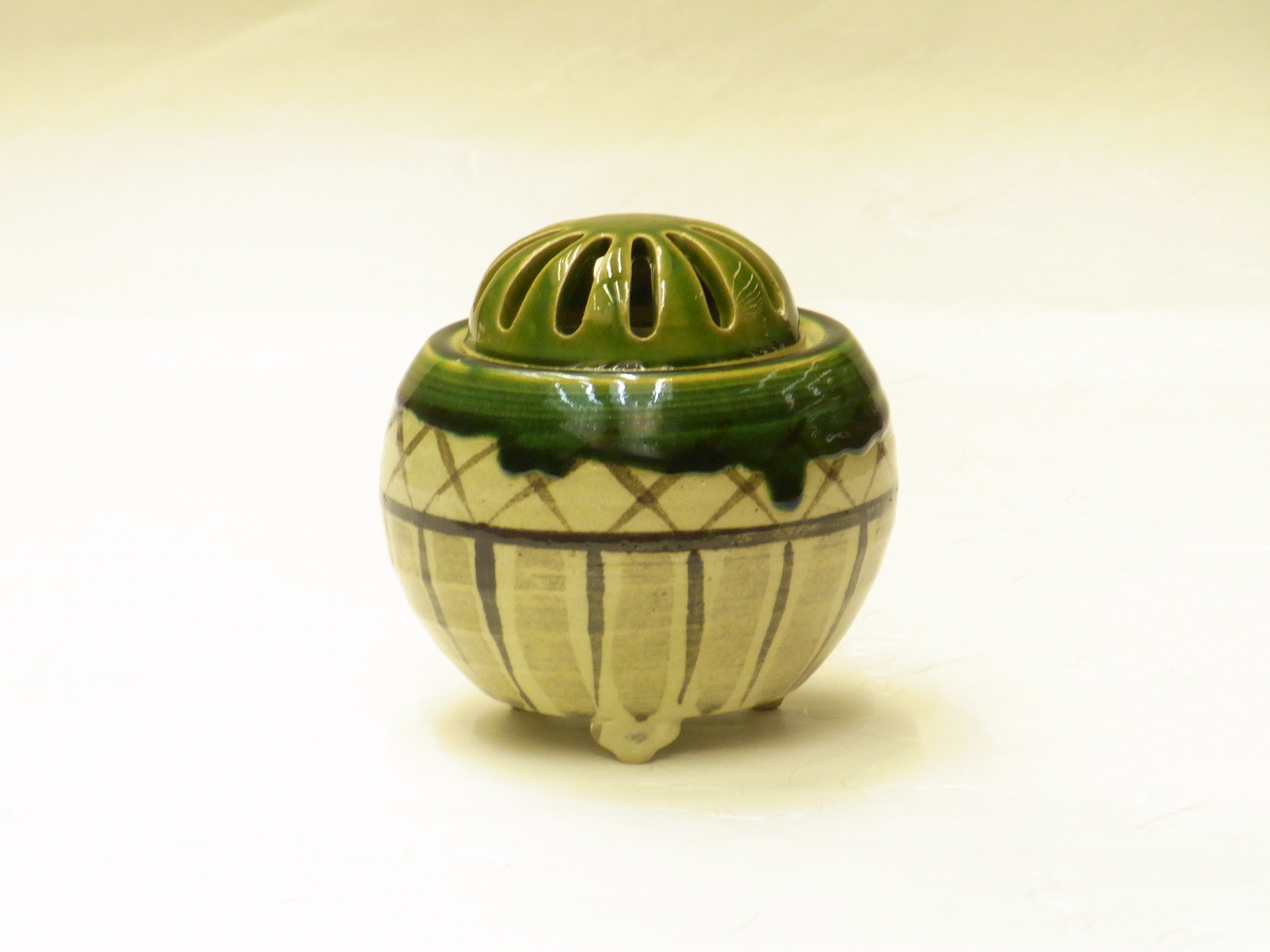 織部焼 香炉 蓋置 落款あり 【公式通販】