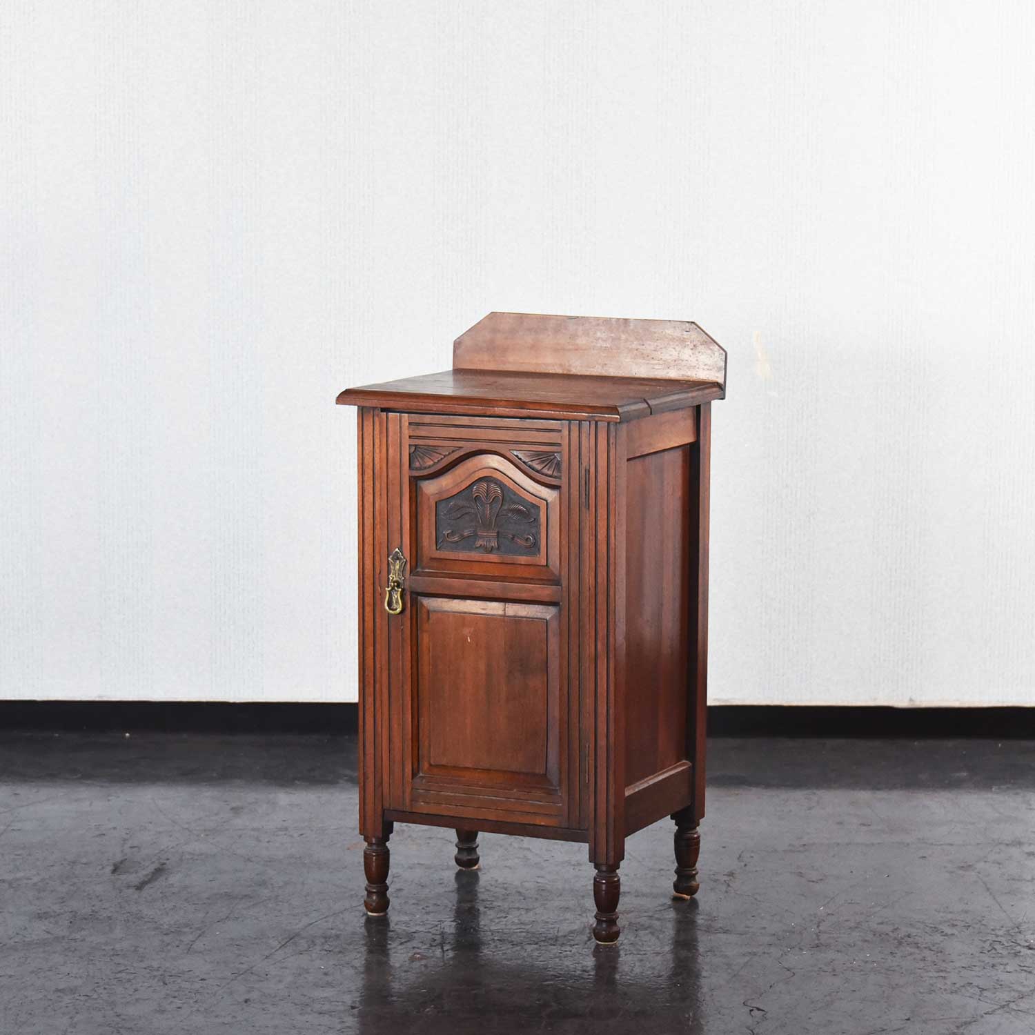 インダストリアル キャビネット .FU-142A – 神戸アンティークウェアハウス