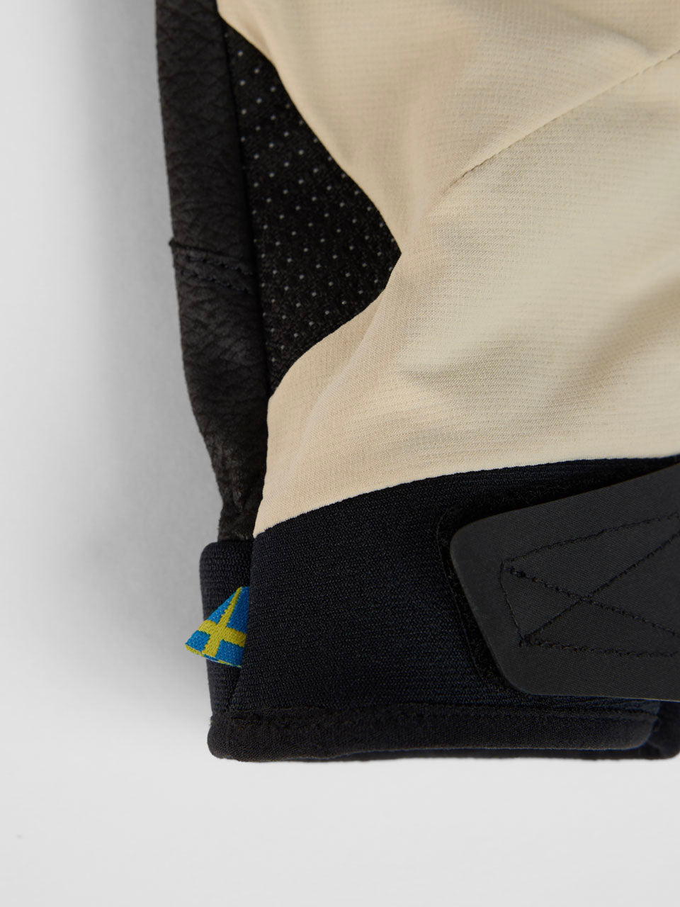 Galar Gloves – Klättermusen Japan