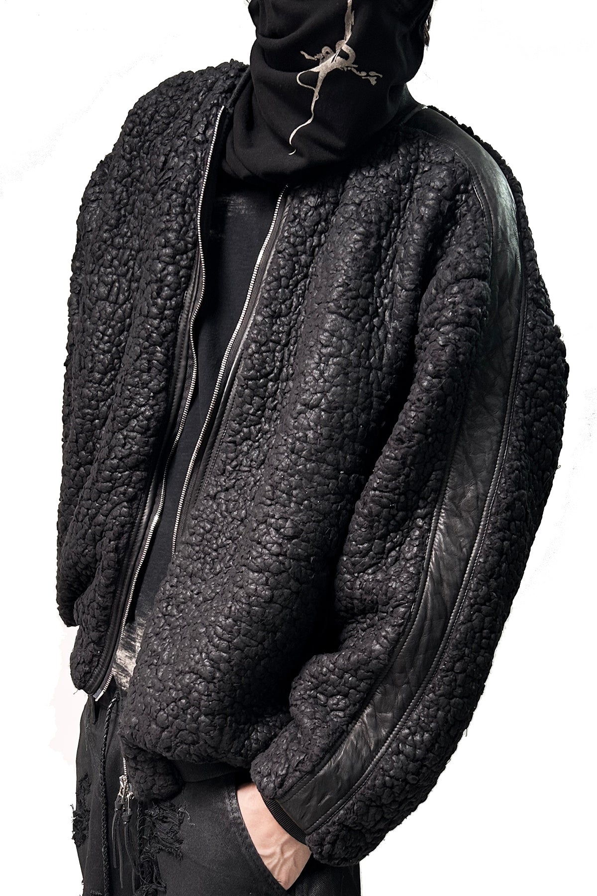 2502-JK06 Serpent Cross Coating Boa Jacket – KMRii OFFICIAL ONLINE