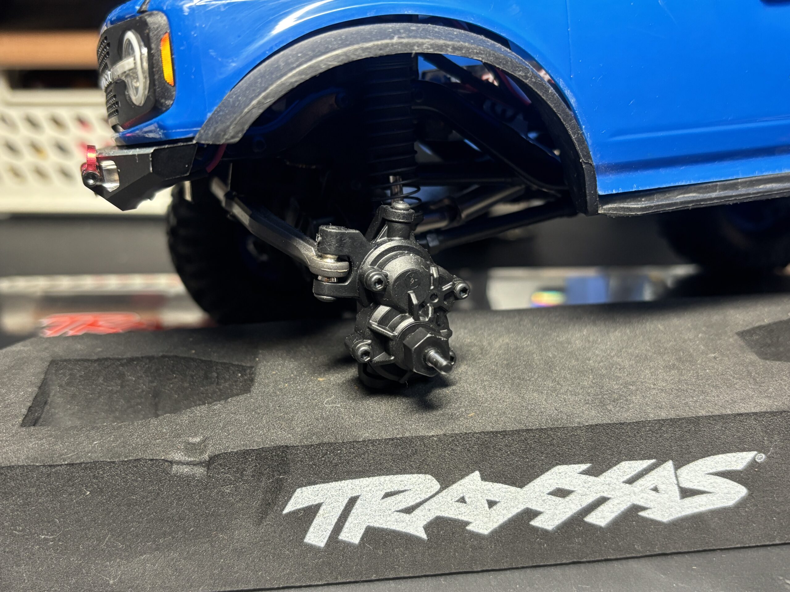 トラクサス TRX4M カスタム ポータルアクスル 9843R 取り付け -