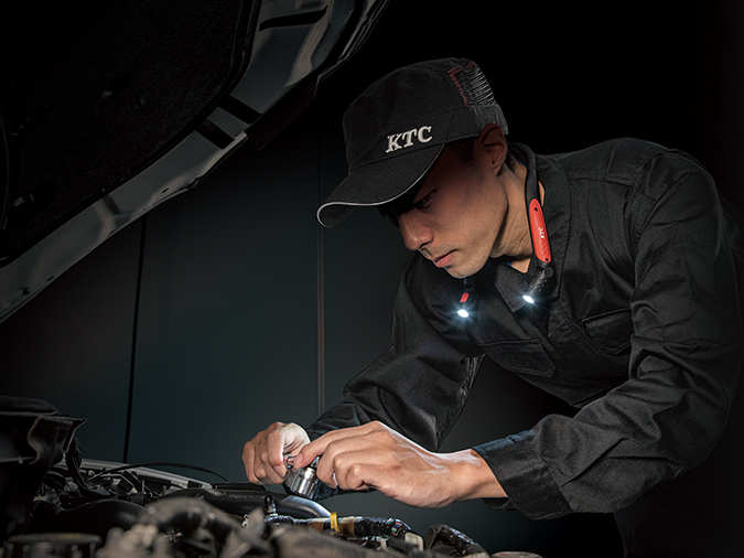 両手作業を可能にする充電式LEDライト3タイプ発売 | KTCツール