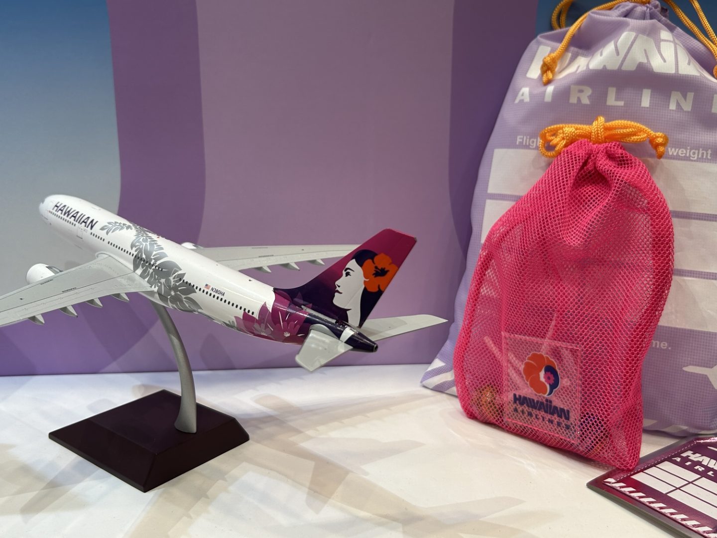 ハワイアン航空」と「PLAZA」のコラボグッズがマニア垂涎の出来！買う