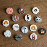 くるみボタンのブローチの紹介 – MiSuZuYa