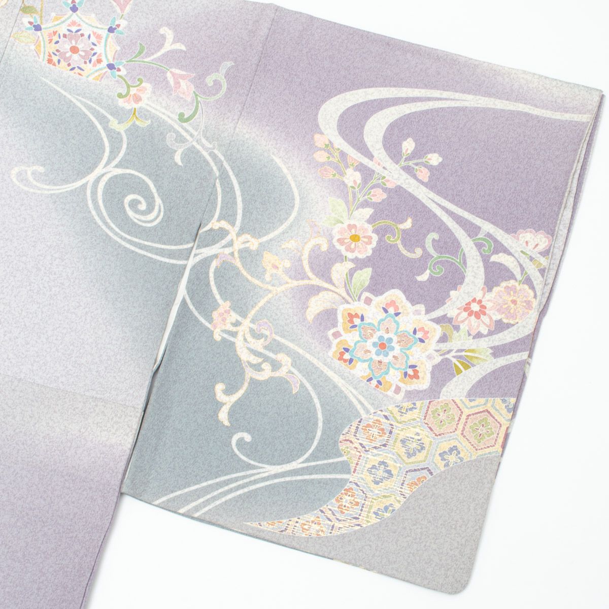 訪問着 金駒刺繍入り 四季花文 藤色 正絹 袷 身丈：約157cm 裄：約64.5