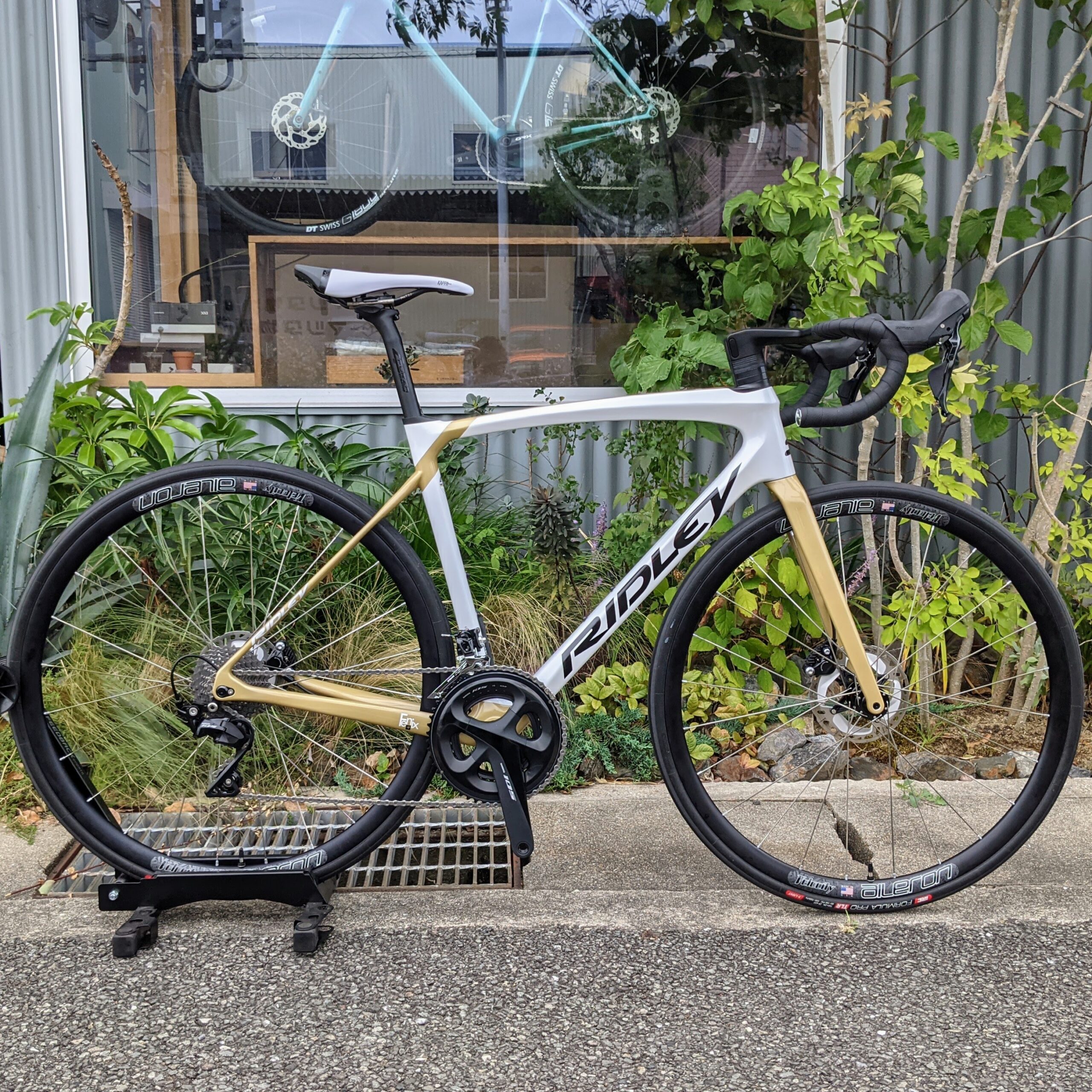 RIDLEY FENIX SLiC 105 DISC 完成車 店頭展示特別価格 | kurocycle