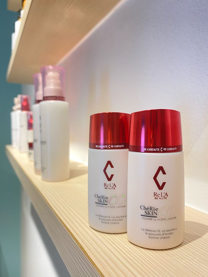 リアボーテ シェリースキン】ニキビでお悩みの方に CCクリーム