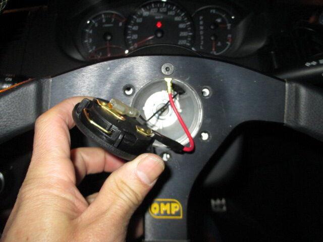 OMP スポーツステアリング 350mm 赤黒 OMP スポーツステアリング 350mm