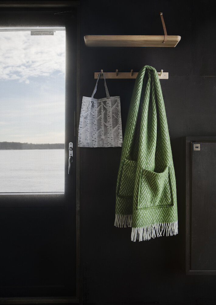 IIDA pocket shawl（moss-white） LIMITED STOCKS – LAPUAN KANKURIT