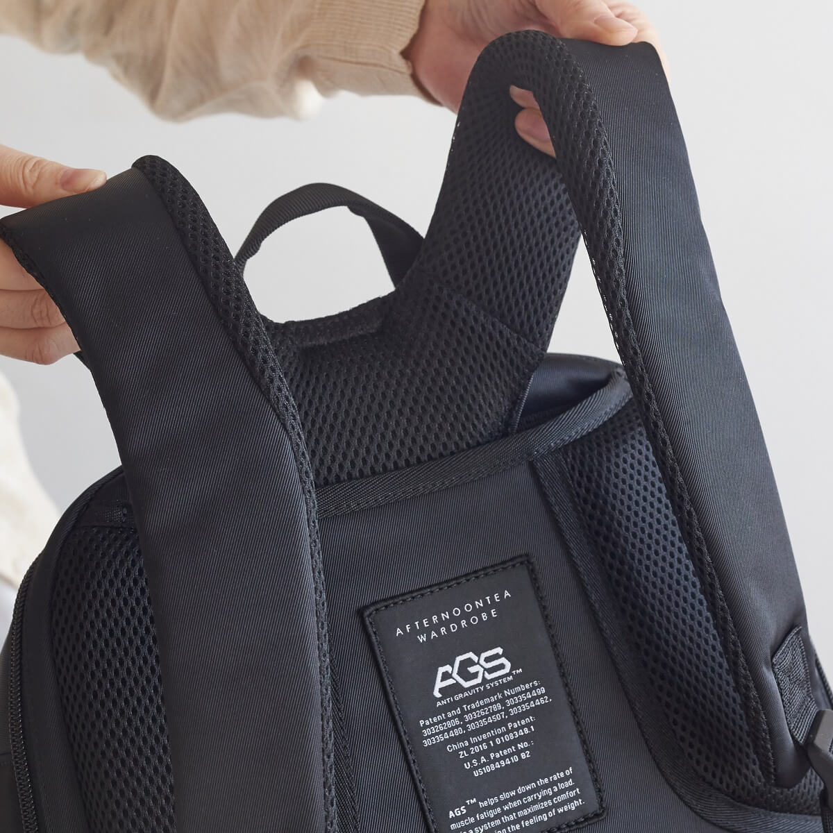 アフタヌーンティー・リビング】無重力リュックが通勤や旅行に大活躍