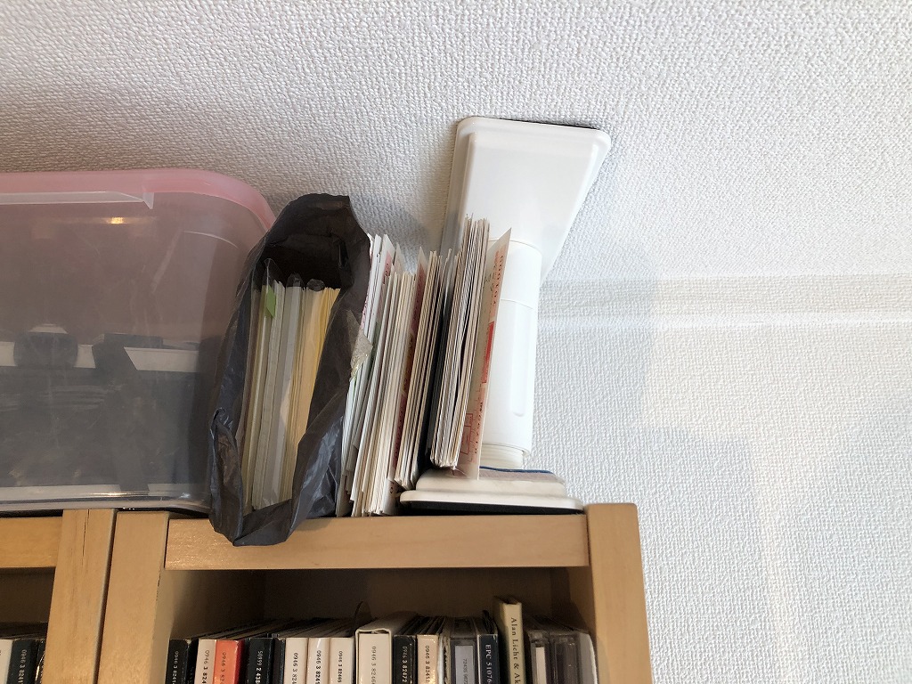 イケアの本棚（ビリー）・CDラック（グネドビー）の地震対策｜WAKI
