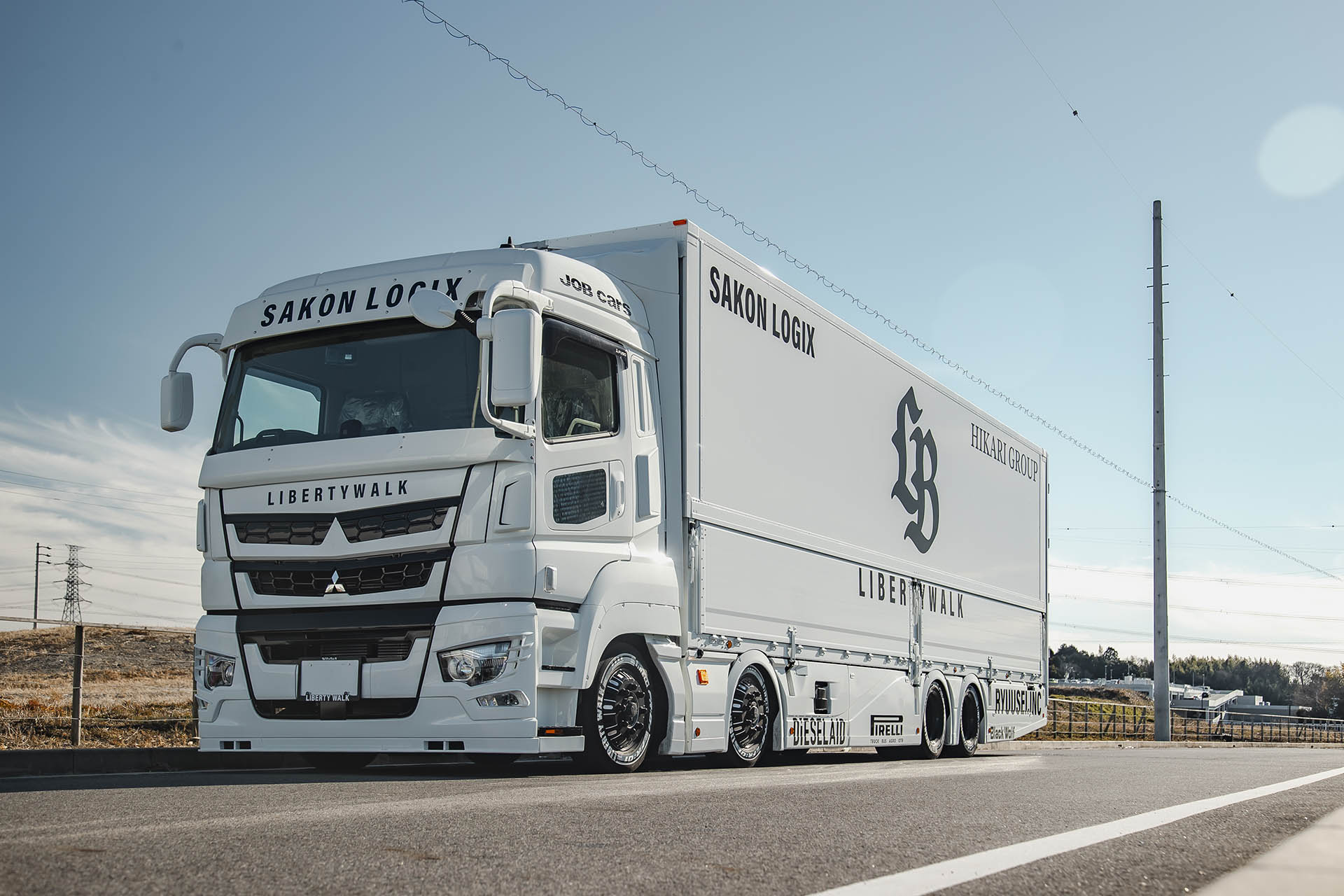 LB-TRUCKS Mitsubishi Fuso SUPER GREAT - LIBERTY WALK | リバティー