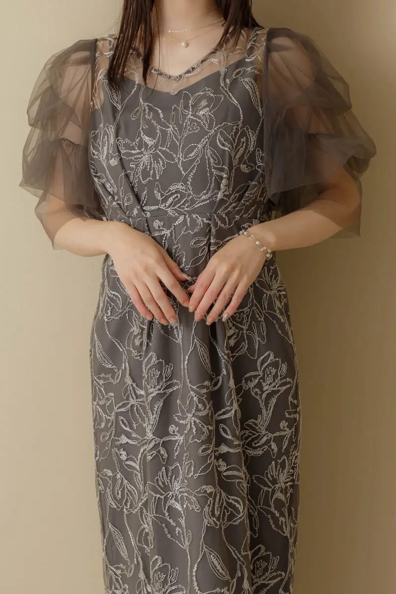 チャコールのフラッフィースリーブペンシルドレス | LE' RURE | M