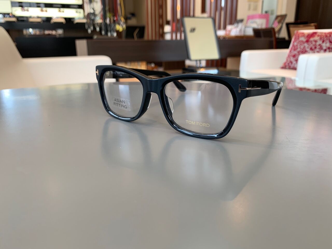 TOM FORD TF5468-F/002 : メガネの松村