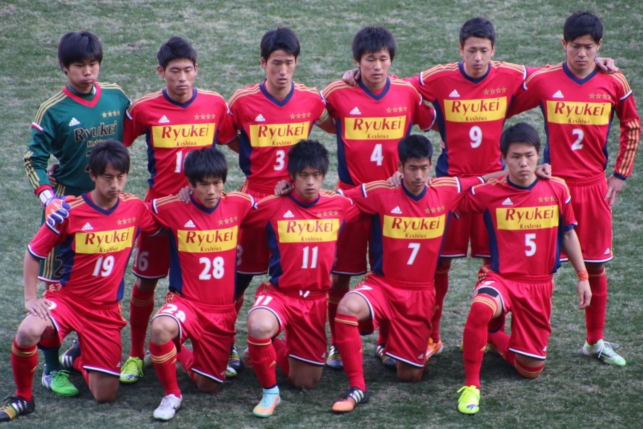ひ*と様 流通経済大学附属柏高校サッカー部 ダウンジャケット ひ*と様