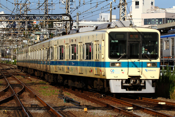 小田急8000形の江ノ島線開業90周年記念トレインはどこを走っているのか