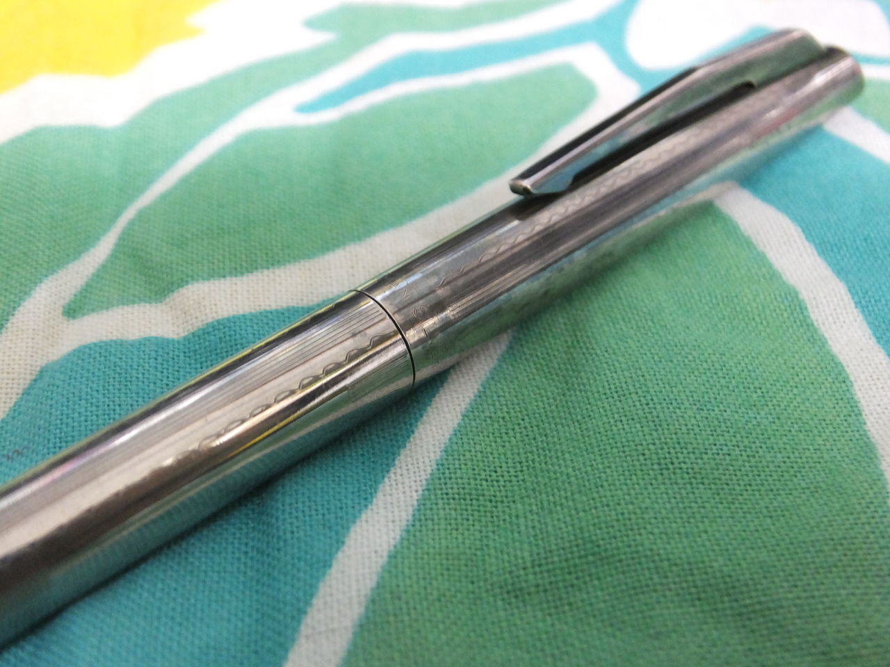 ニューマン「繰り出し式ペンシル 銀軸」レビュー : テーゲー日記