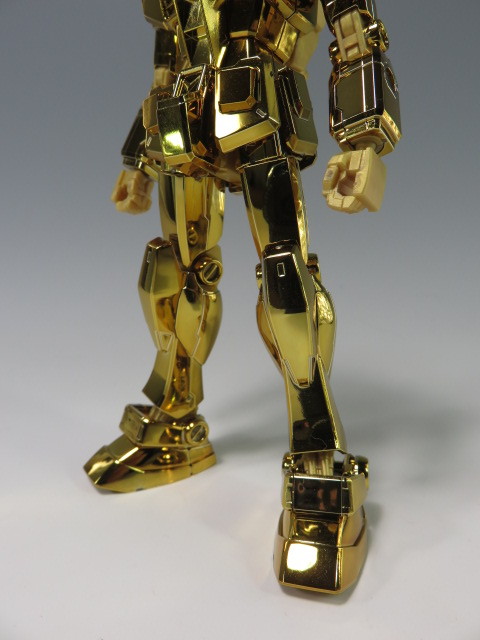 HGUC ガンダムベース限定景品 RX-78-2ガンダム［ゴールドコーティング