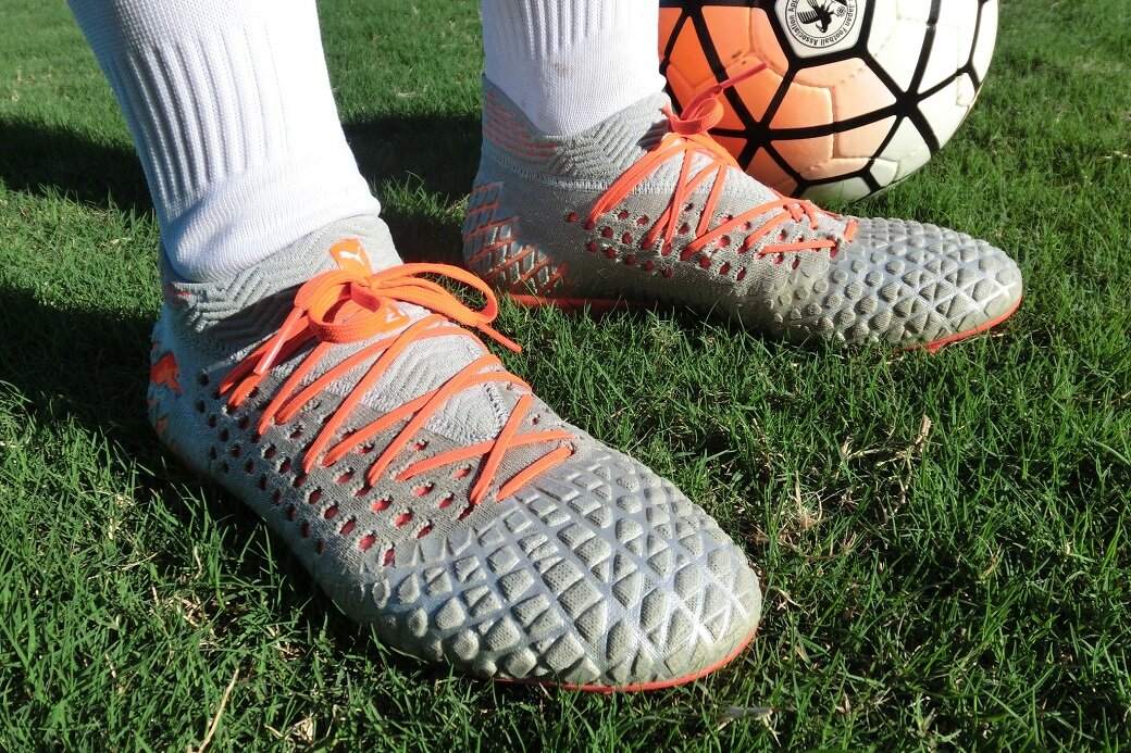 サッカースパイクフューチャー 19.1 NETFIT FG/AG取り替え式 PUMA