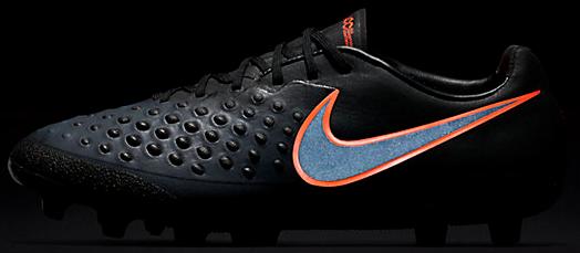 NIKE マジスタオーパス2 AG-PRO 登場 Pitch Dark Pack : Kohei's BLOG