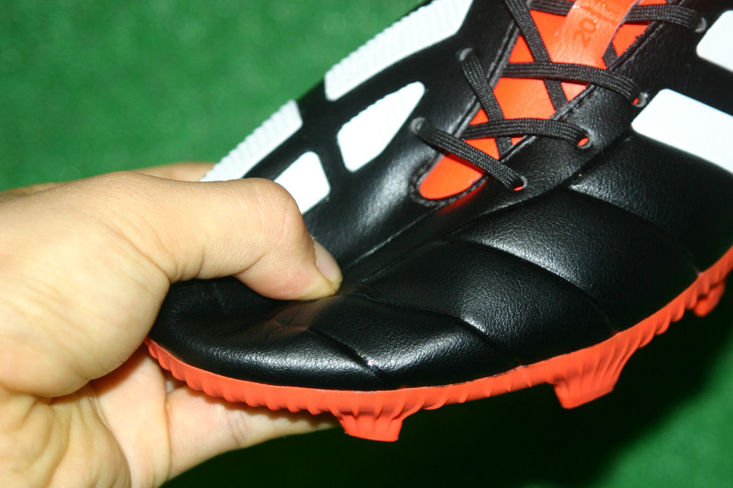 詳細】 アディダス プレデターマニアFG 復刻版 リベンジパック