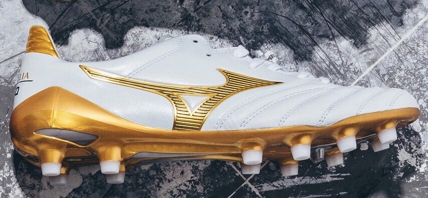 ミズノ モレリア2 & モレリアネオ2に白金の超限定カラーが登場