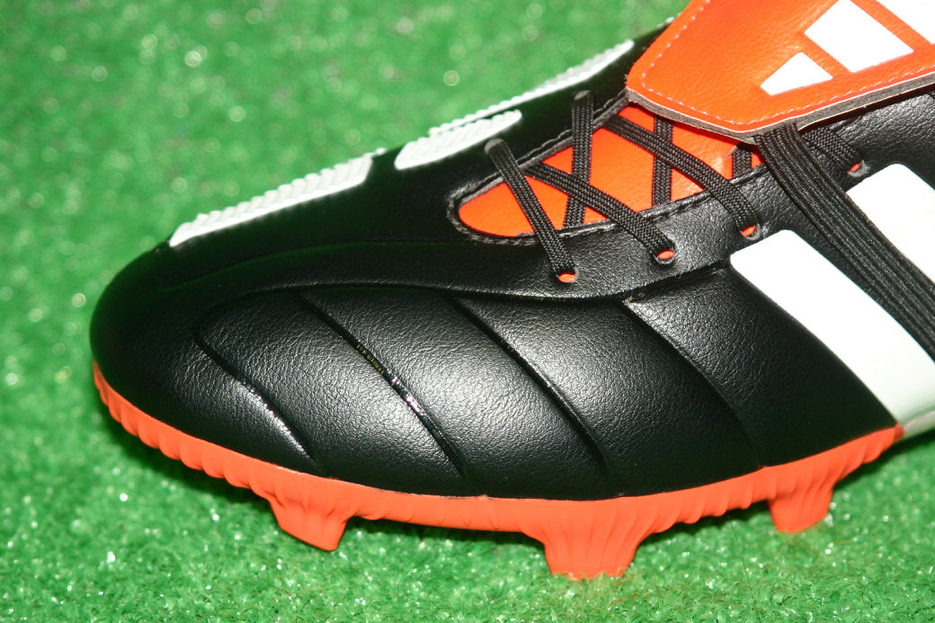 詳細】 アディダス プレデターマニアFG 復刻版 リベンジパック