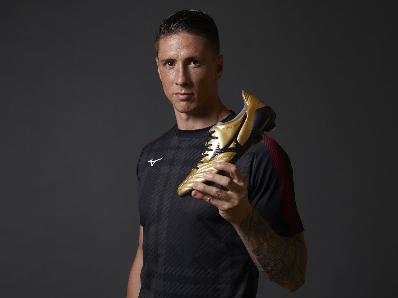 ミズノと正式契約】フェルナンド・トーレスがモレリアネオ2を着用