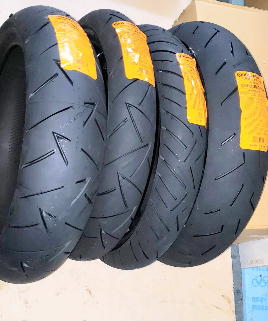 Road Attack 2 CR タイヤ 110/80/18 150/65/18 コンチネンタル 2CR