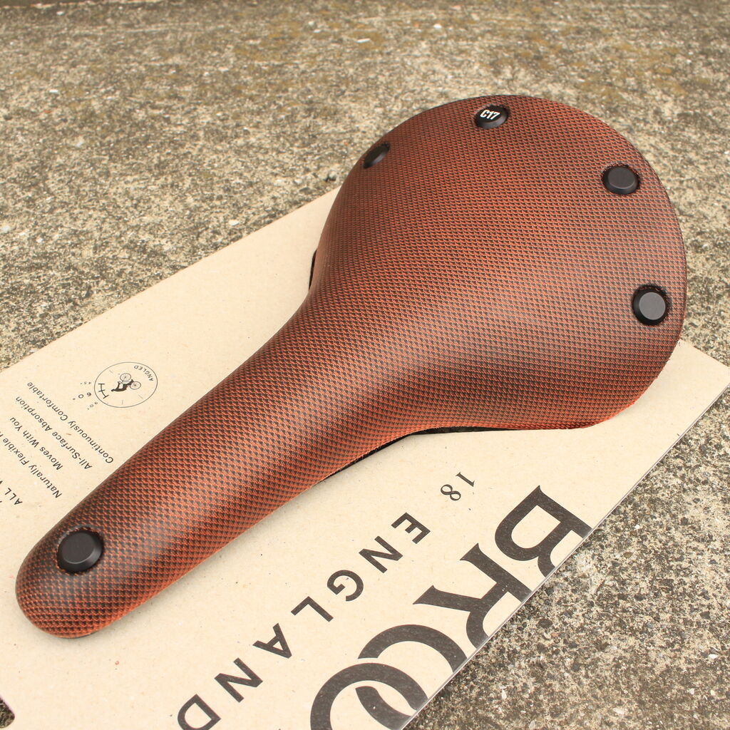 限定モデル］BROOKS CAMBIUM C17 の［OCTANE］［BRONZE ORANGE］入荷し