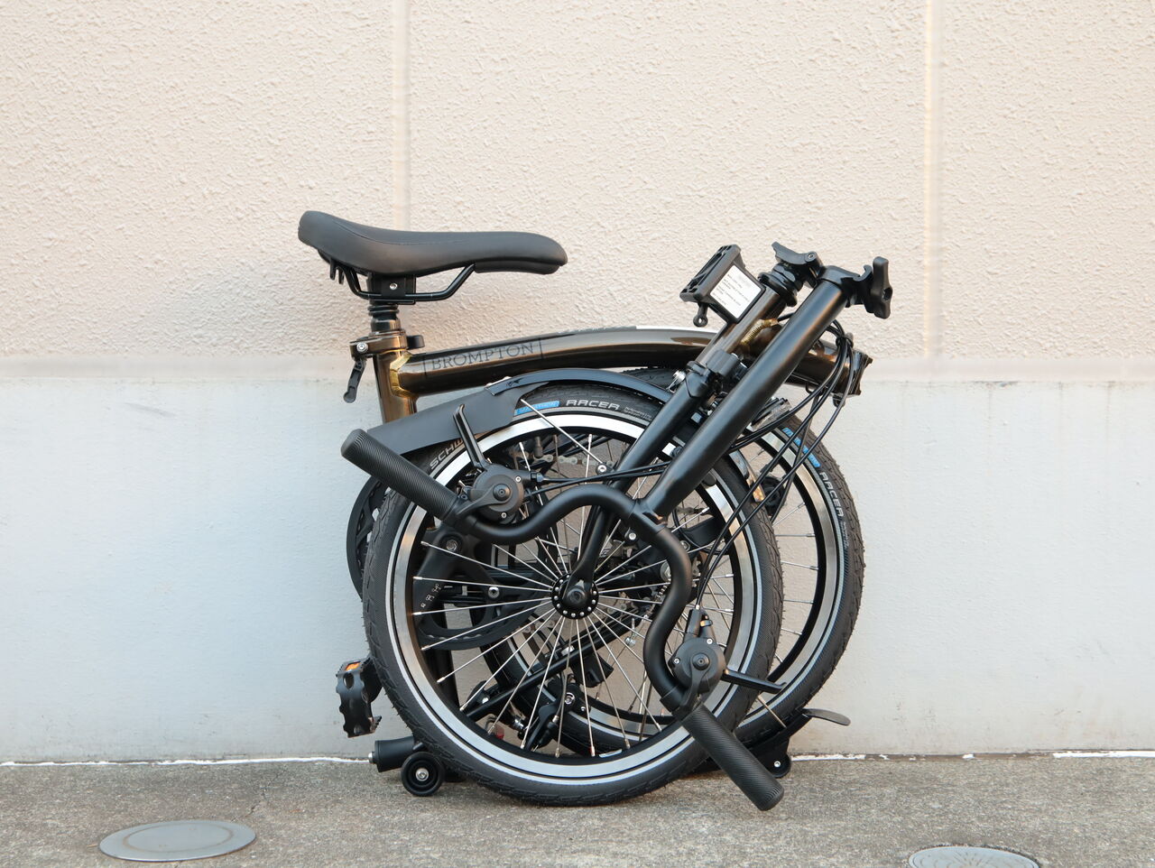 BROMPTON「ブラックラッカー」入荷しました : wadacycle news